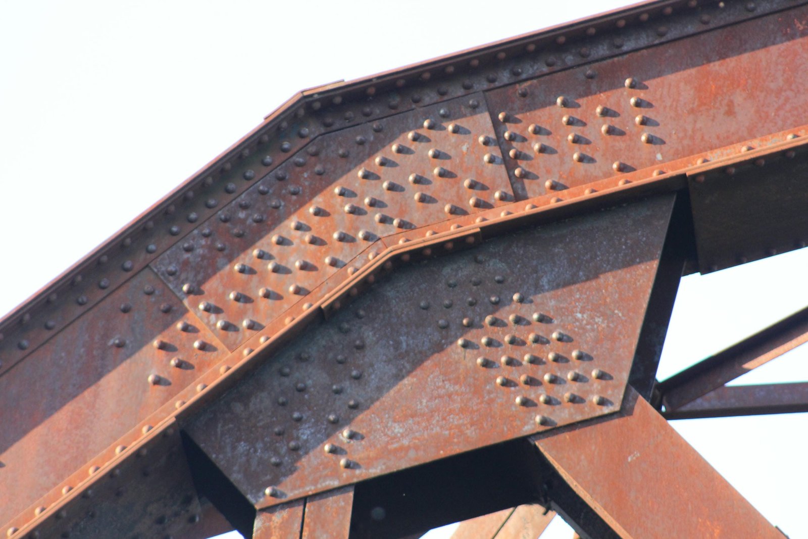 Upper angle connection
